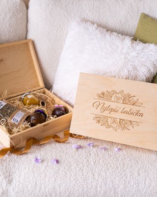 👵💖 Pro tu nejlepší babičku Babičky rozdávají lásku a péči na každém kroku, a právě proto si zaslouží být samy hýčkány. ✨...